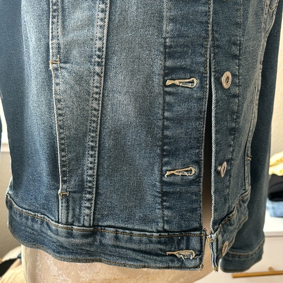 Levi’s Denizen Jean Jacket - Picture 3 of 6